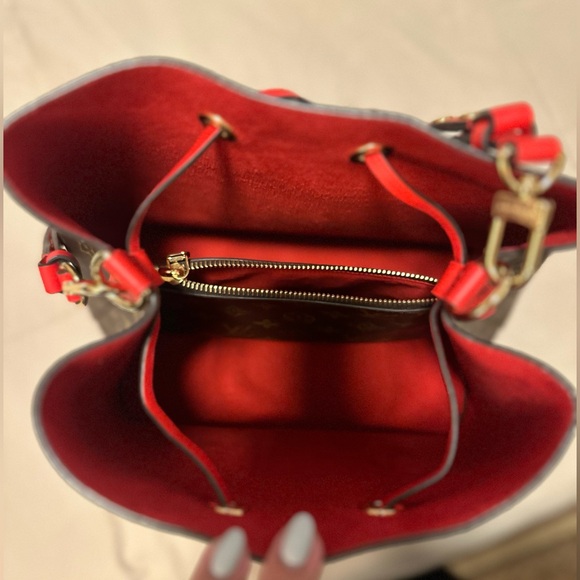 SOLD Louis Vuitton NeoNoe Monogram Bucket Bag - Picture 5 of 9